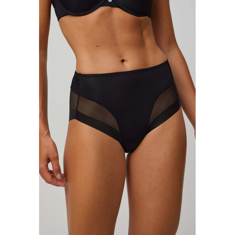 Ysabel Mora kelnaitės