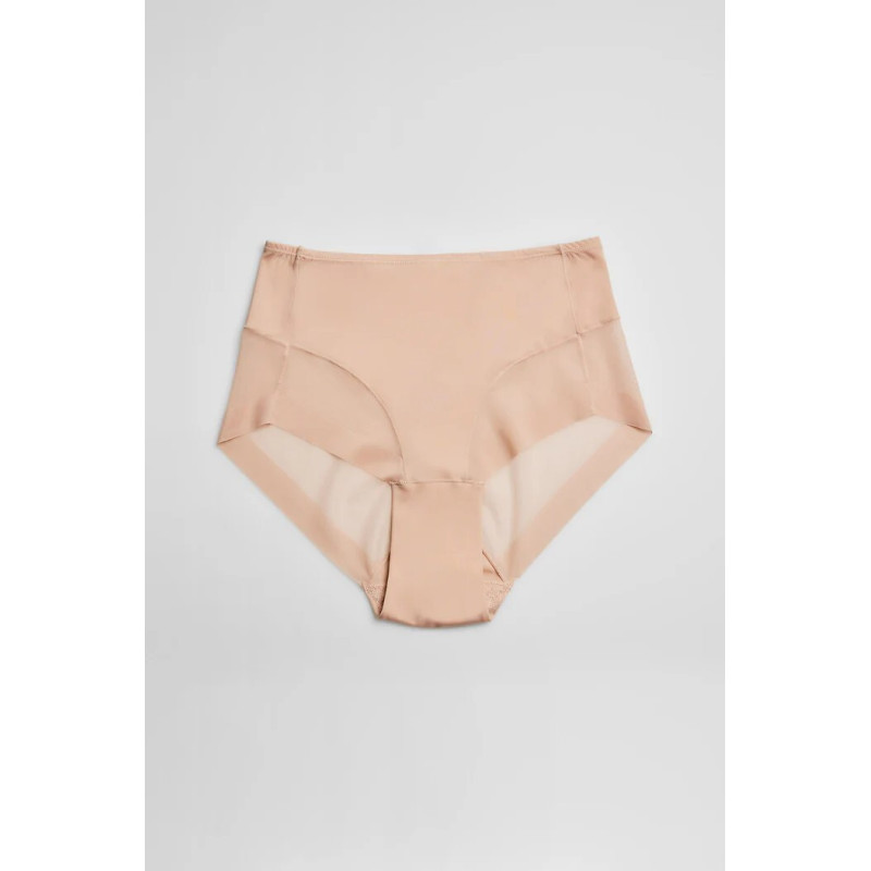 Ysabel Mora kelnaitės