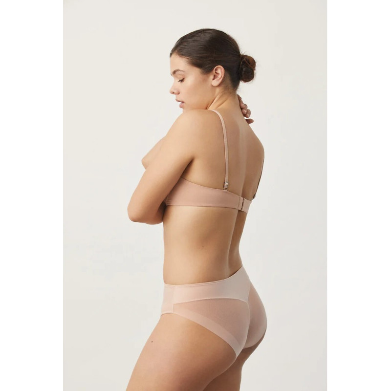 Ysabel Mora kelnaitės