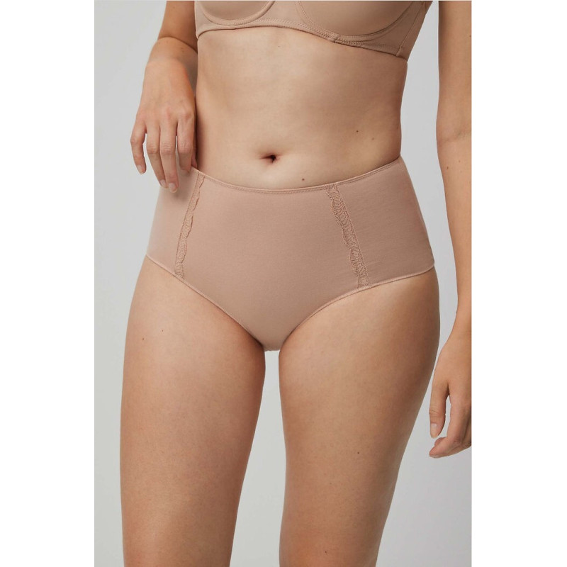 Ysabel Mora kelnaitės