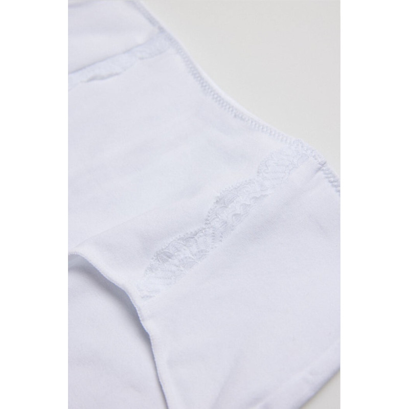 Ysabel Mora kelnaitės