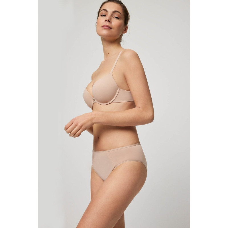 Ysabel Mora kelnaitės