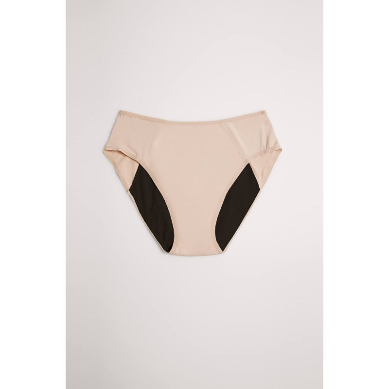 Ysabel Mora kelnaitės