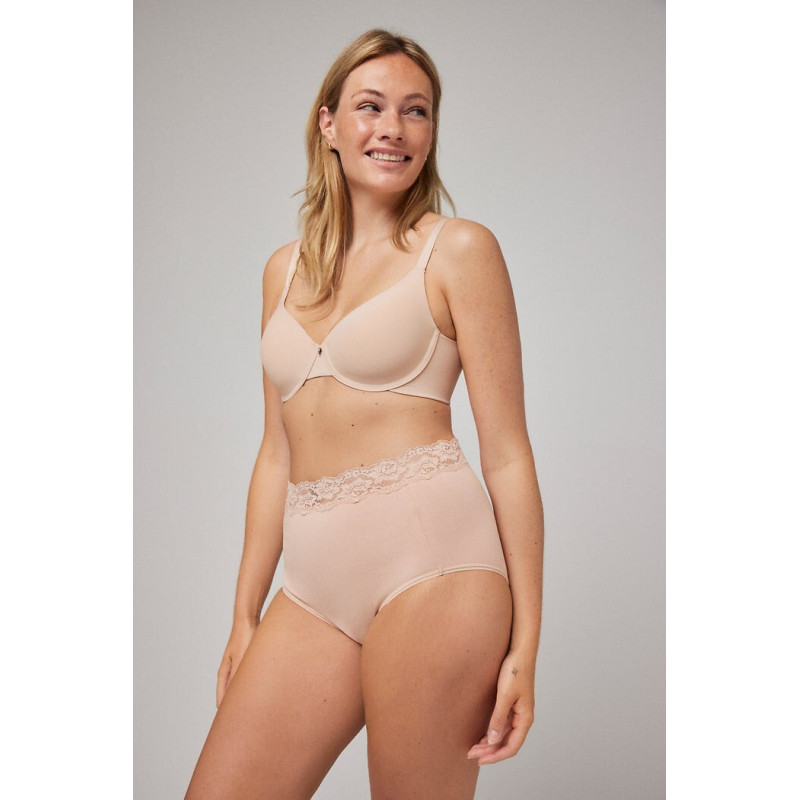 Ysabel Mora liekninančios kelnaitės