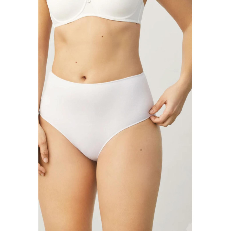 Ysabel Mora kelnaitės