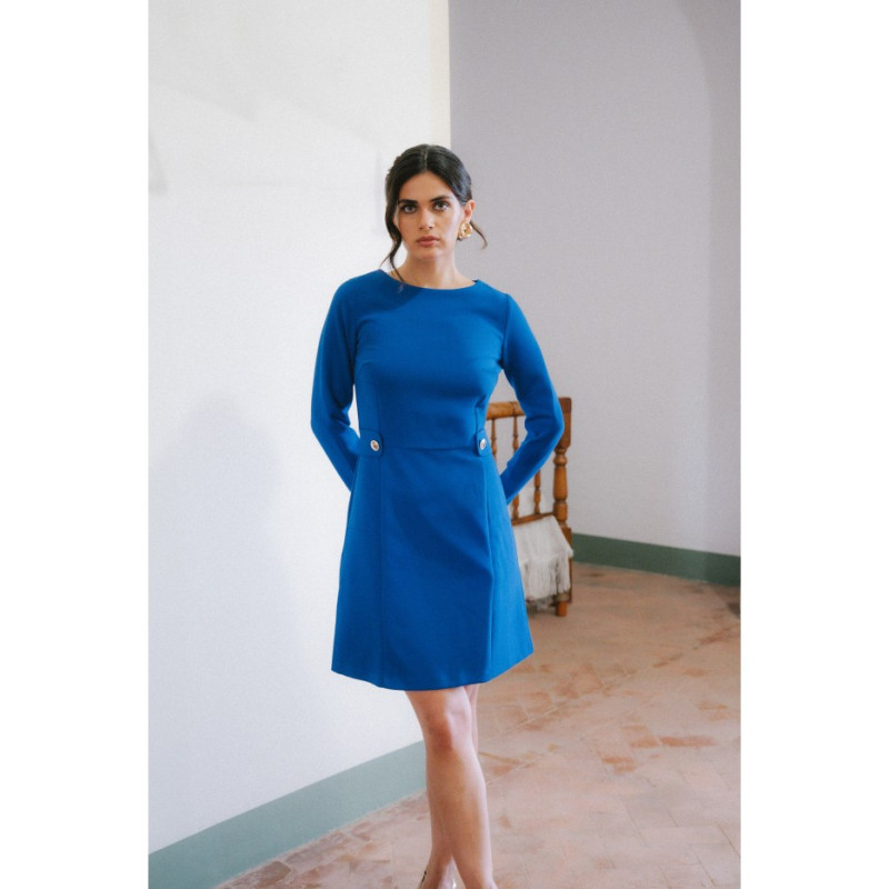 S419 Sukienka z ozdobnymi guzikami w talii - chabrowa