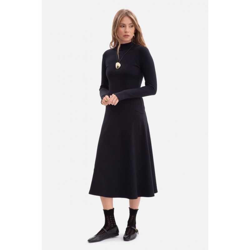 B299 Sukienka z dzianiny prążkowanej - czarna