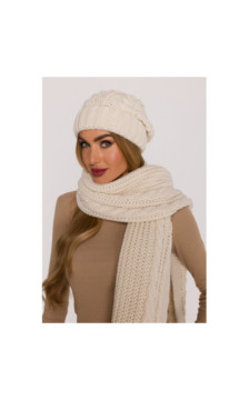 M897 Czapka splot warkocz - ecru