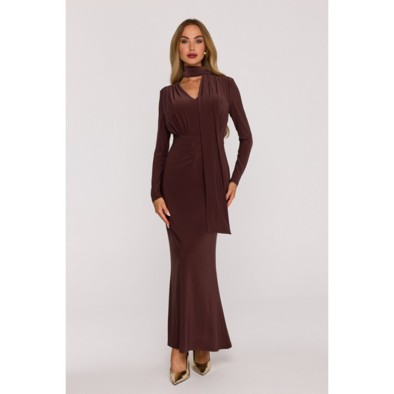 M891 Sukienka maxi z szarfą - brązowa