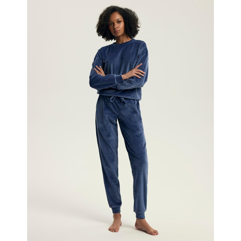 Henderson Ladies kostiumas