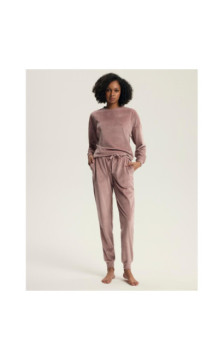 Henderson Ladies kostiumas