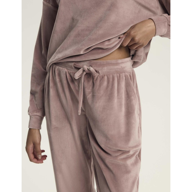 Henderson Ladies kostiumas