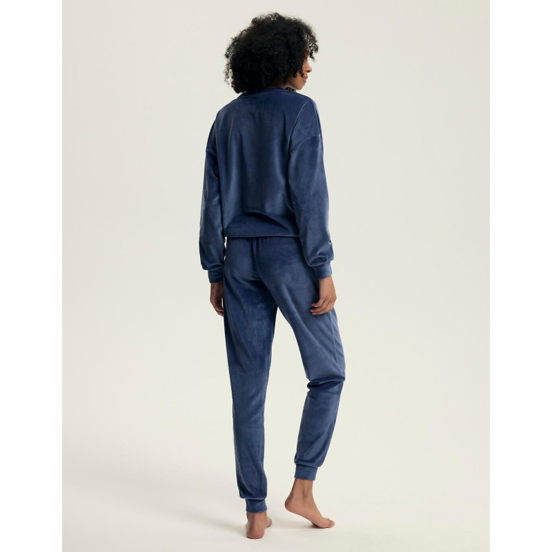 Henderson Ladies kostiumas