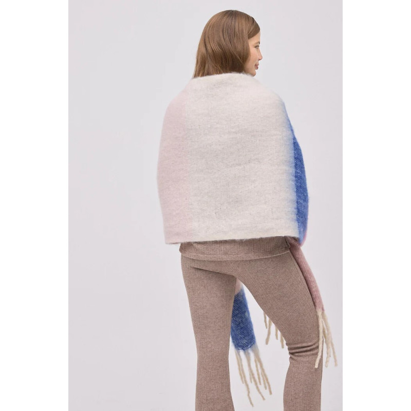 Ysabel Mora šalikas