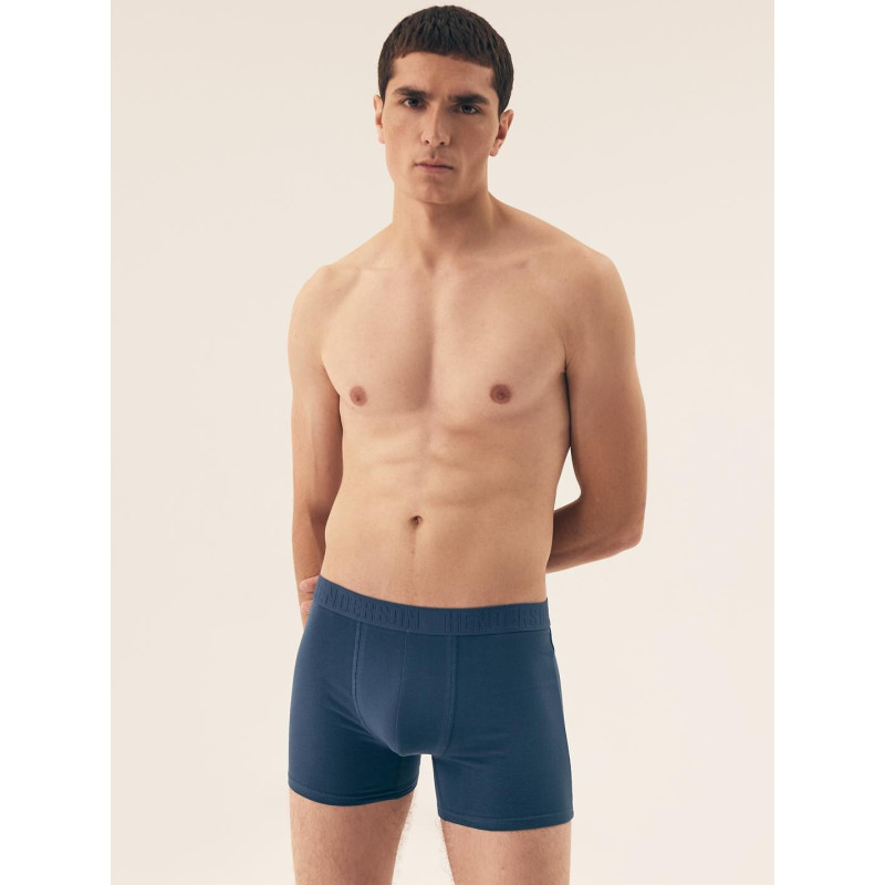 Henderson kelnaitės