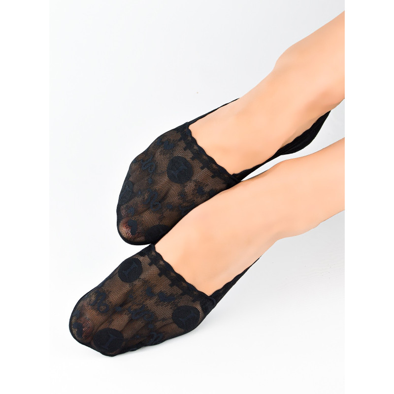 Noviti kojinės iki kauliukų