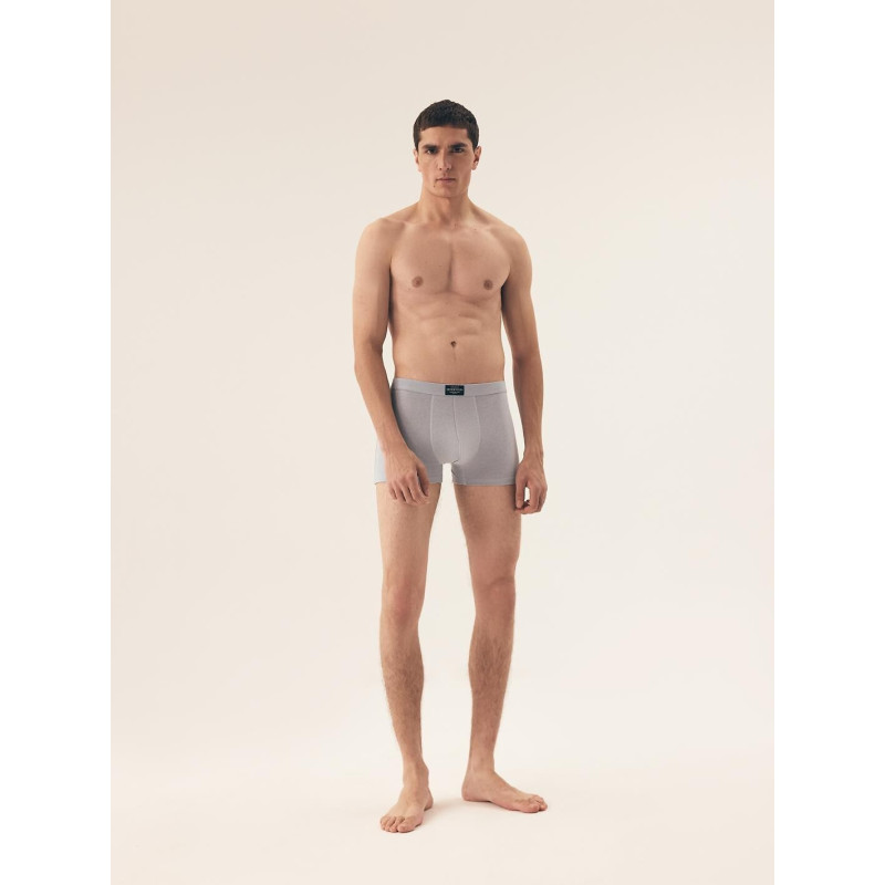 Henderson kelnaitės