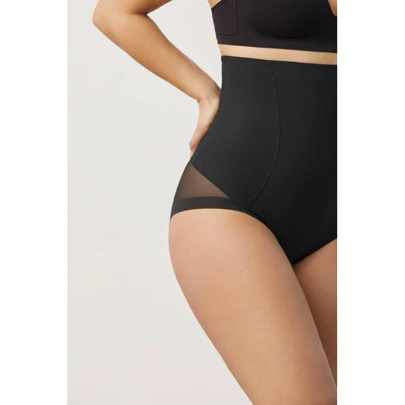 Ysabel Mora liekninančios kelnaitės