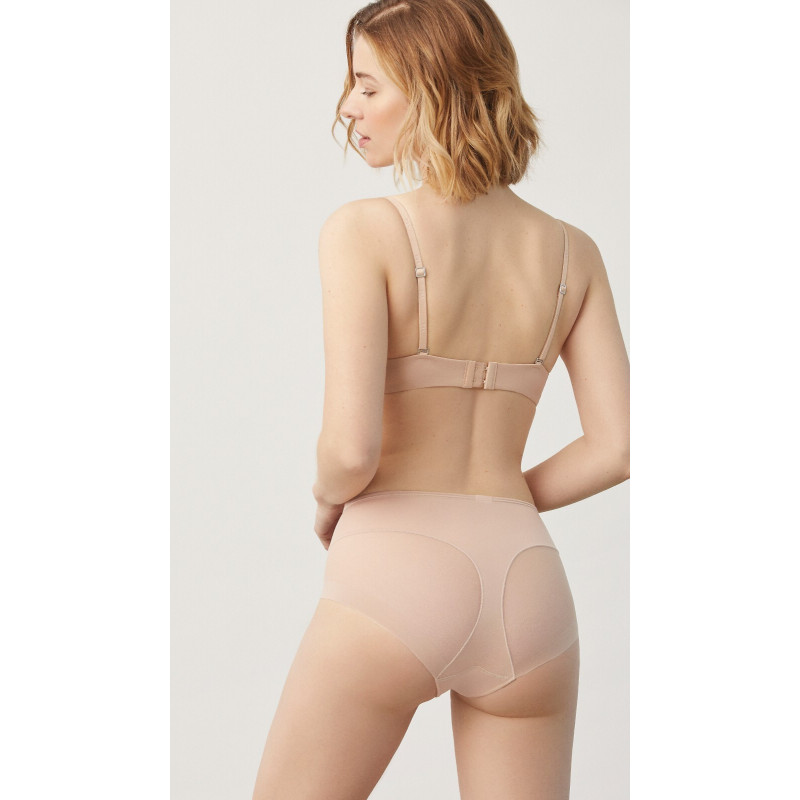 Ysabel Mora kelnaitės