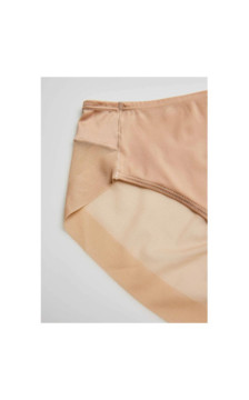 Ysabel Mora kelnaitės