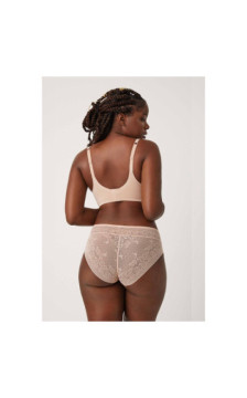 Ysabel Mora kelnaitės