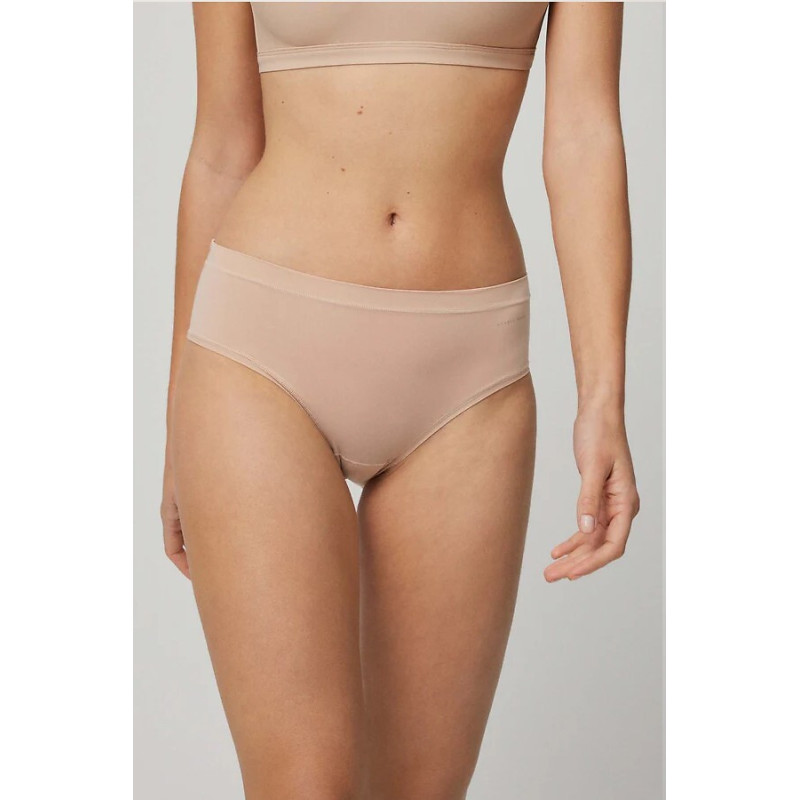 Ysabel Mora kelnaitės