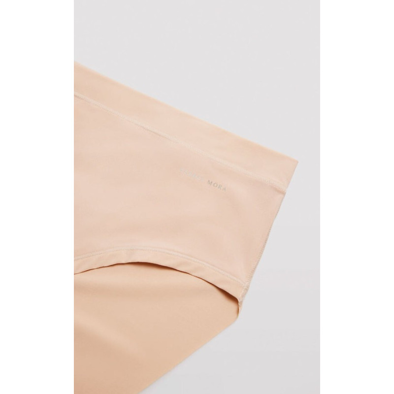 Ysabel Mora kelnaitės