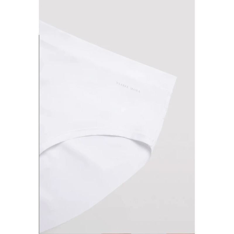 Ysabel Mora kelnaitės