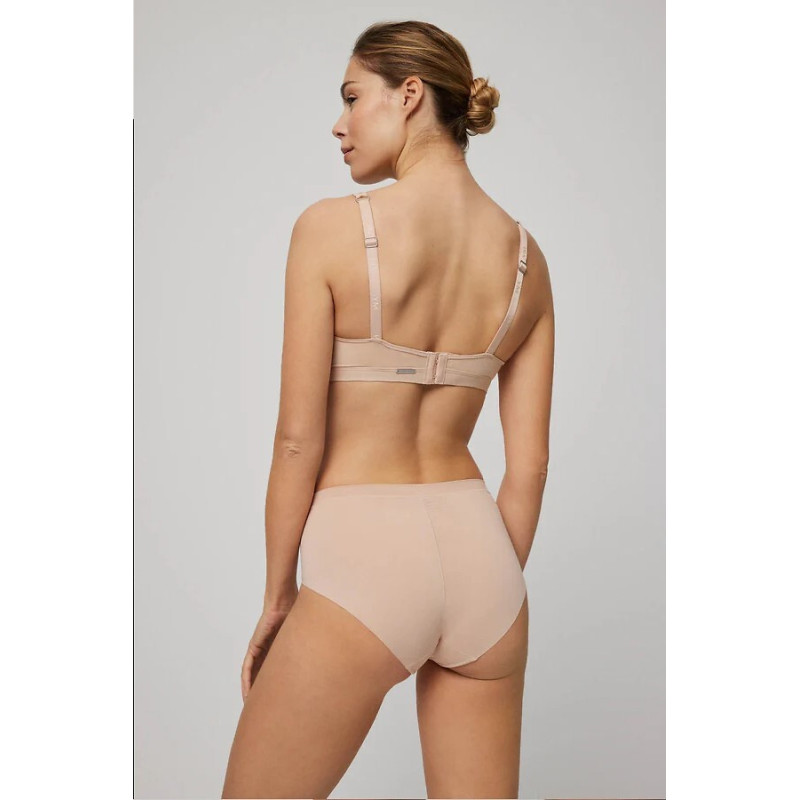 Ysabel Mora kelnaitės