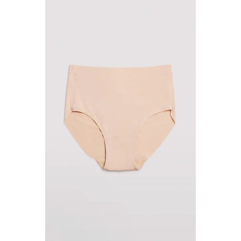 Ysabel Mora kelnaitės