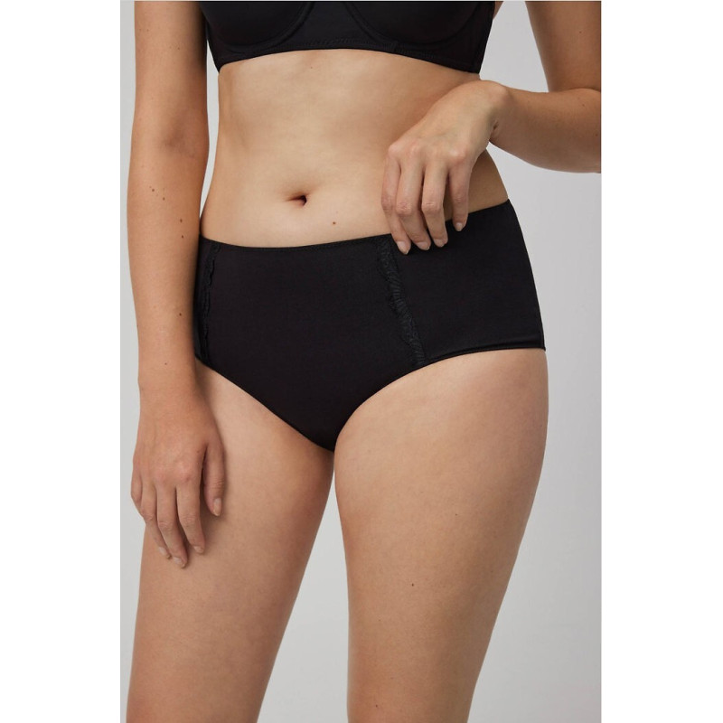 Ysabel Mora kelnaitės