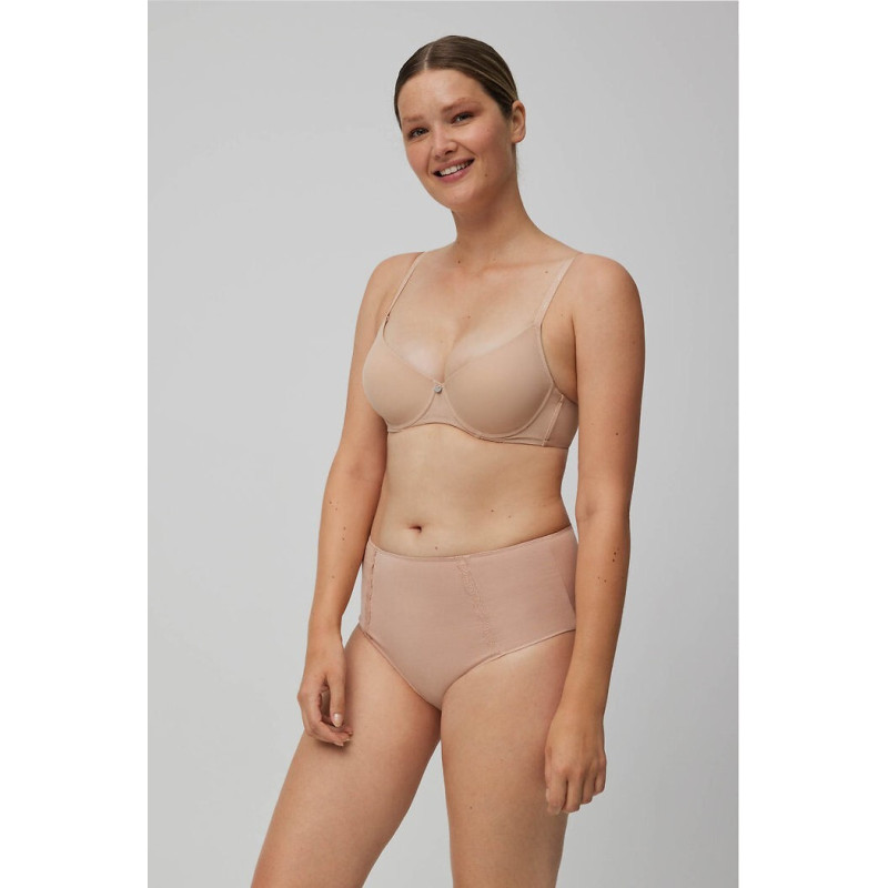 Ysabel Mora kelnaitės