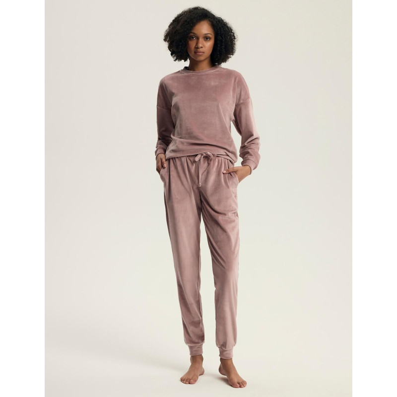 Henderson Ladies kostiumas