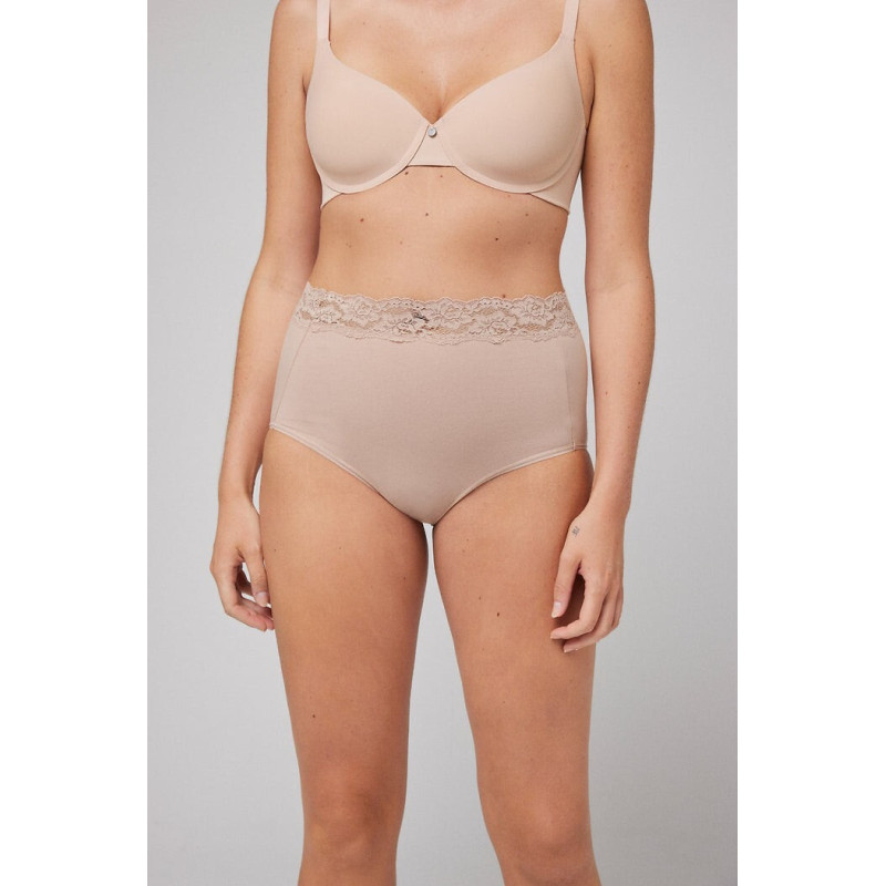 Ysabel Mora liekninančios kelnaitės