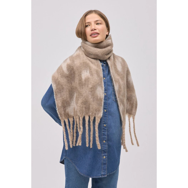 Ysabel Mora šalikas