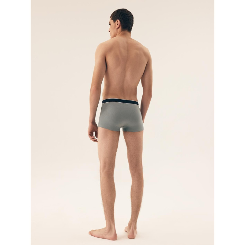 Henderson kelnaitės