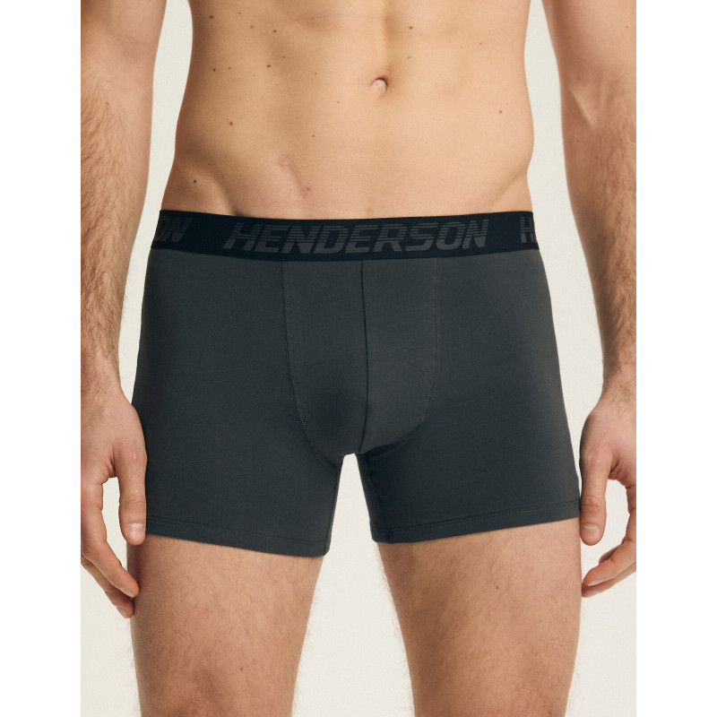 Henderson kelnaitės