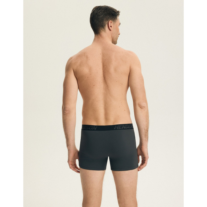 Henderson kelnaitės